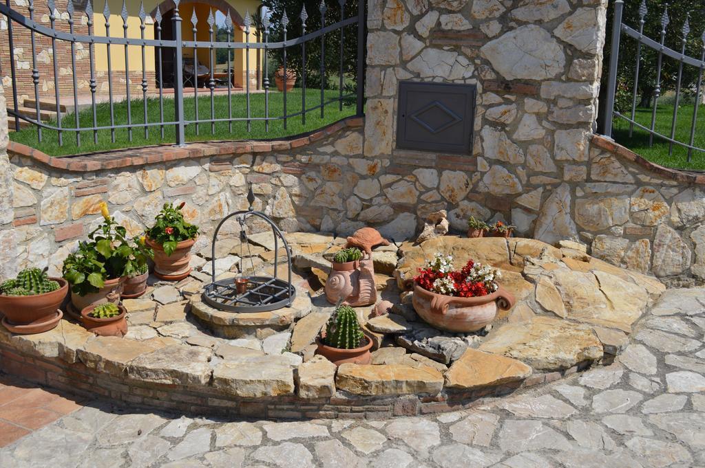 B&B La Casa Fra Gli Olivi Marsciano Exterior photo